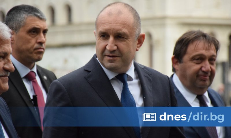 Радев посочи, че е логично правителство да се сформира още
