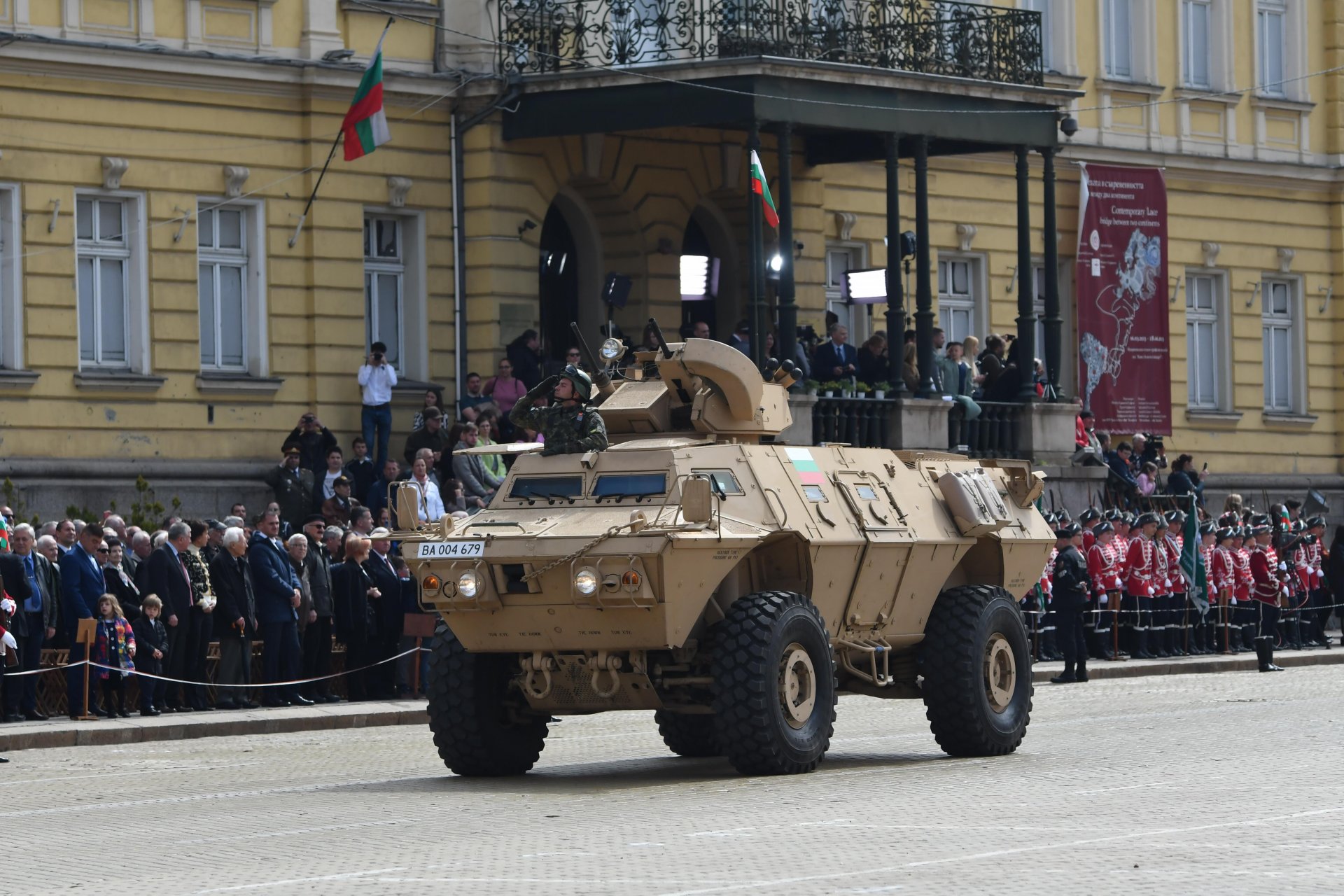 Бойна бронирана колесна машина "Comando select"