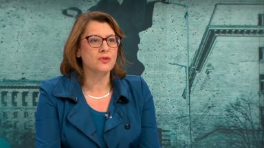 Весела Чернева: Отвън България изглежда все повече като страна, която не може да се управлява