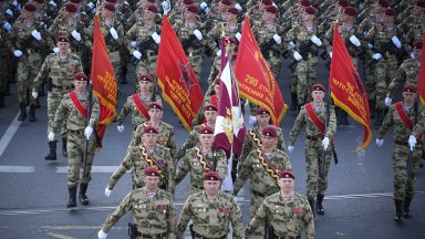 Военният парад в Москва: Без танкове и само с ядрени ракети