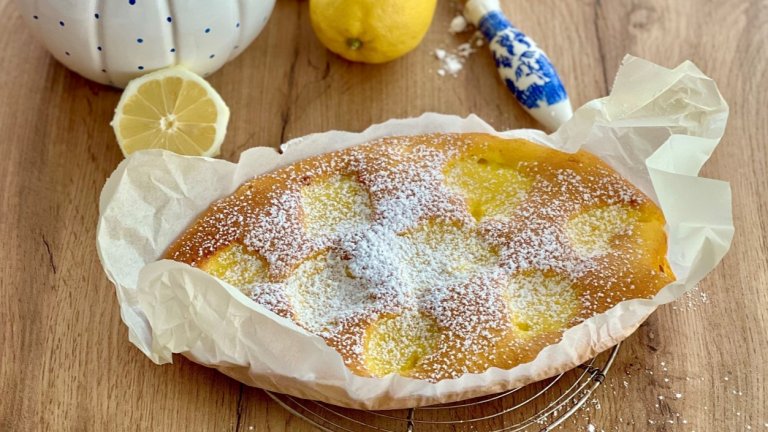 Бърз пандишпанов кейк с лимон