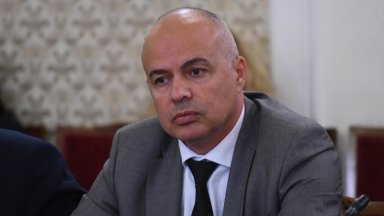 По думите му този месец е загубено време за България