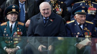 Съмнения за здравето на Александър Лукашенко след парада в Москва