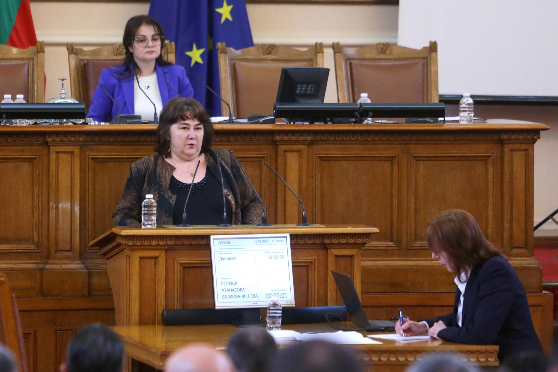 Росица Велкова отговаря на депутатския въпрос на Ивайло Шотев