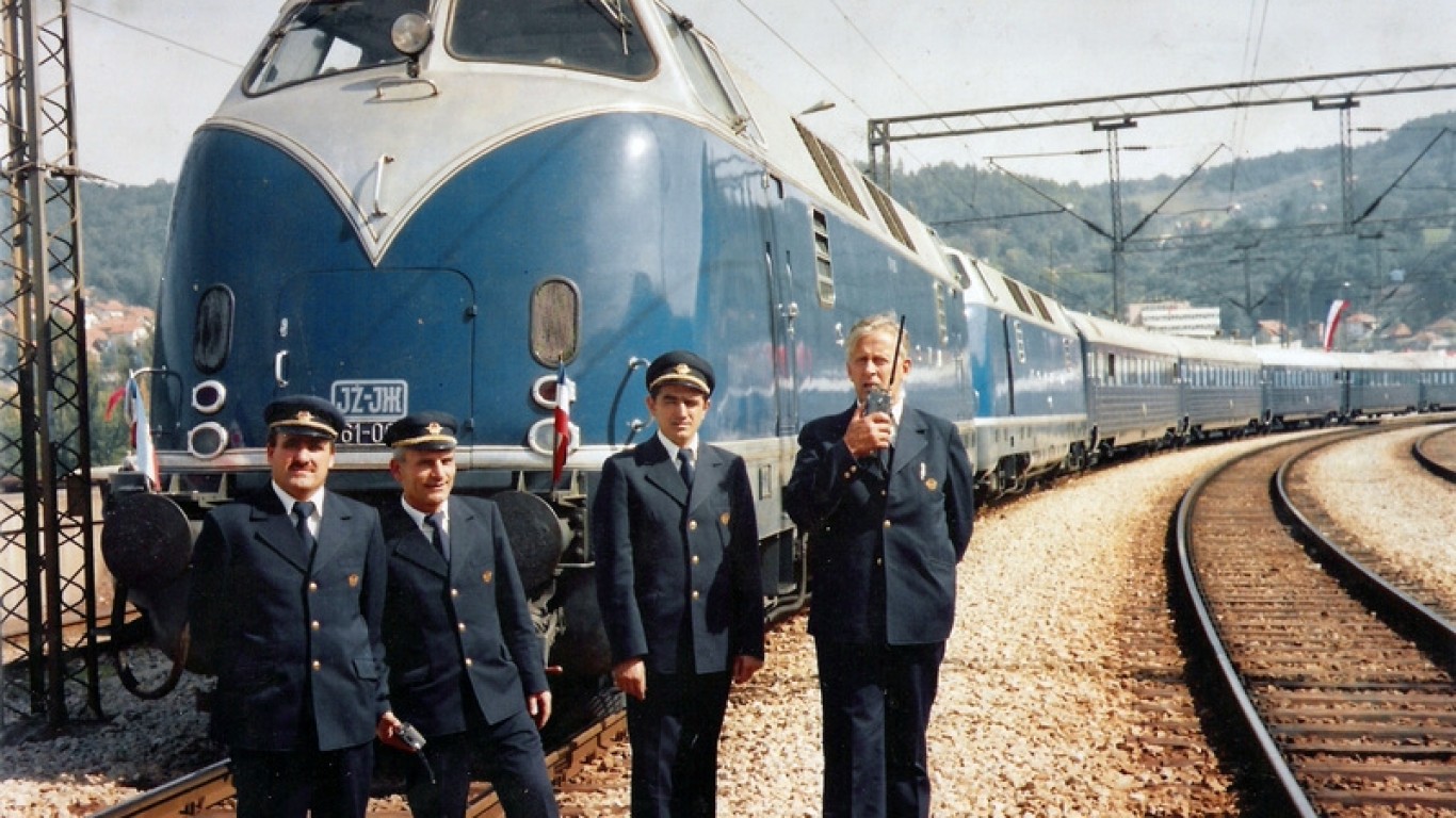 Синият влак на Йосип Броз Тито – носталгията и забравата