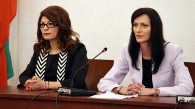 Мария Габриел: Първото, което ще внесем, е искане във ВСС за освобождаването на Иван Гешев