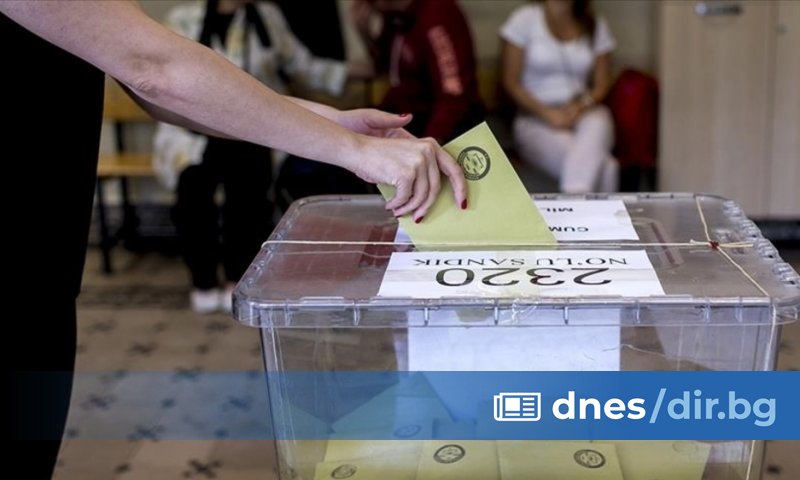 Общо 3 416 098 избиратели бяха регистрирани за вота извън