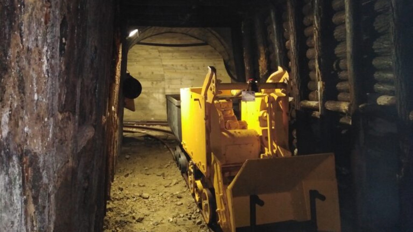 Мадан с единствения по рода си на Балканите подземен минен музей 