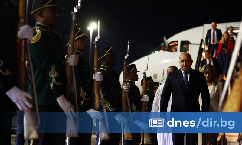 Посещението на Румен Радев в РЮА е второто на български