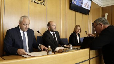 Повод за извънредната сесия на СОС е катастрофата в нощта