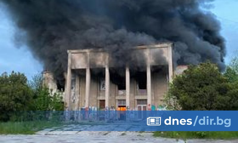 Домът на културата на металурзите е построена през 1961 г.