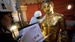Реставрират най-голямата антична статуя във Ватикана 
