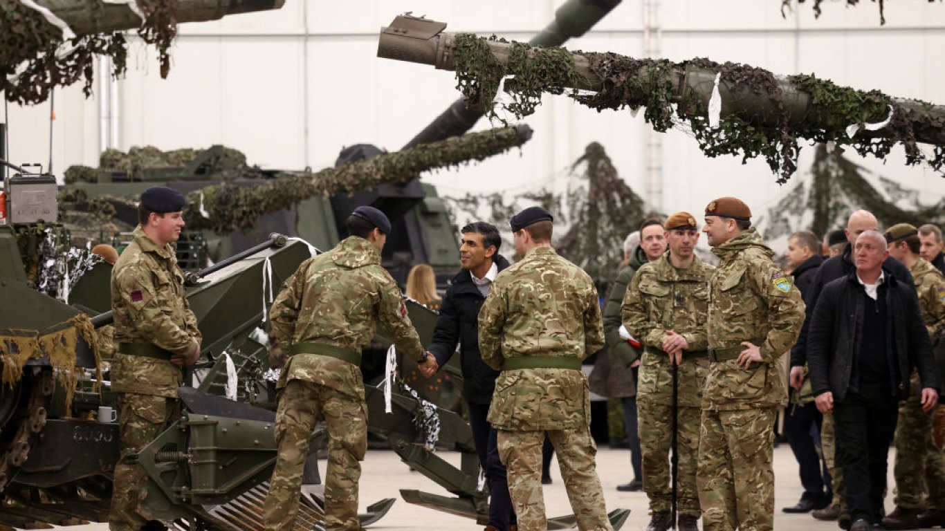 Британски войски ще участват в мащабно учение на НАТО в Естония
