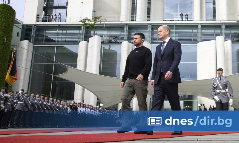 Това е негова първа визита в Германия от началото на