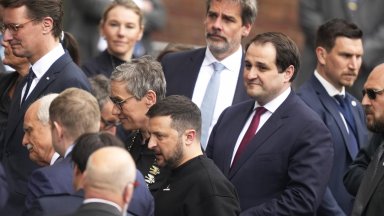 След множество спекулации дали украинският президент ще присъства лично на