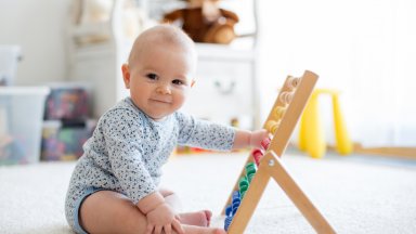 Защо бебетата имат повече кости от възрастните?