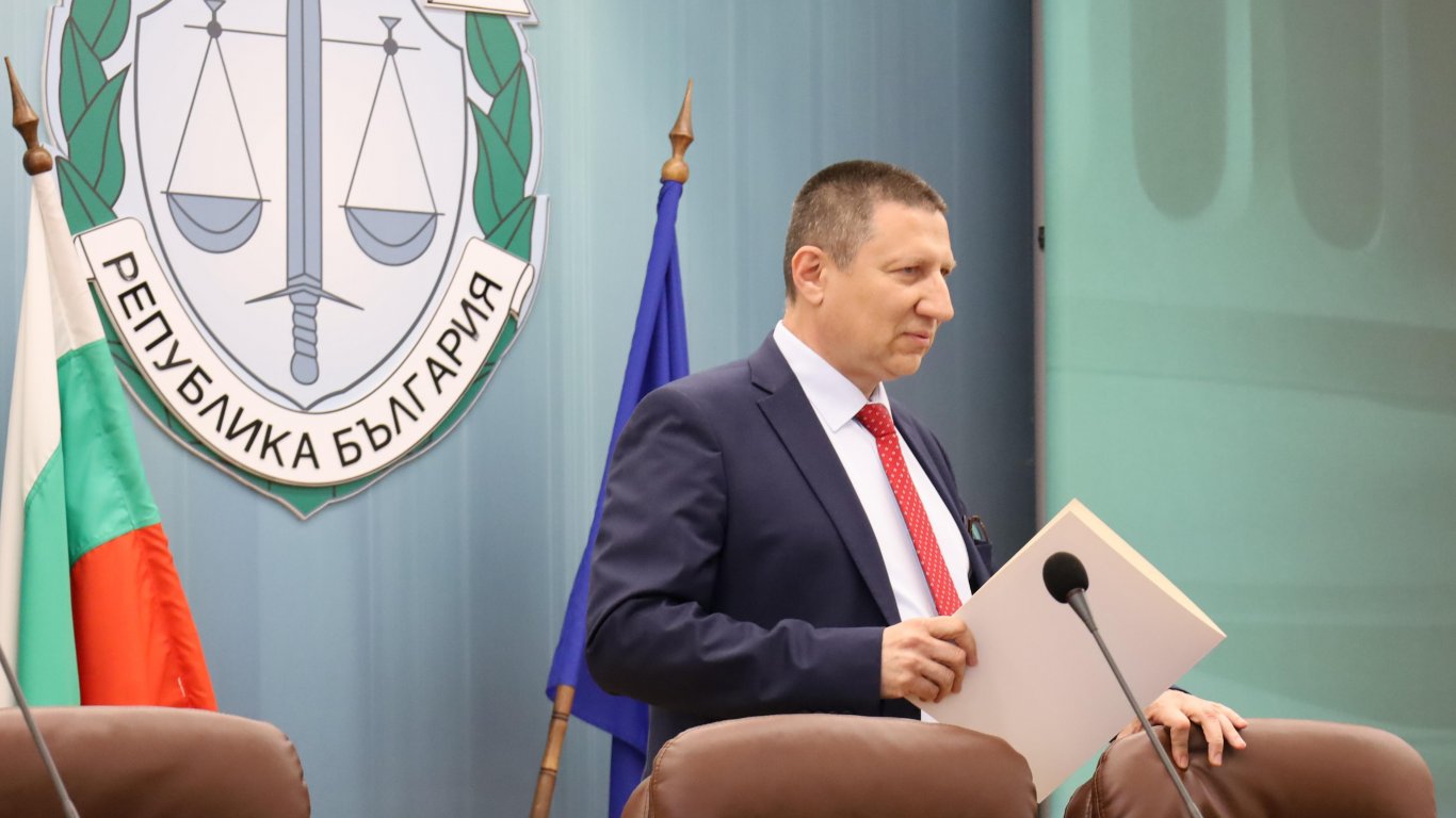 Борислав Сарафов призова да се спазва принципът за разделение на властите