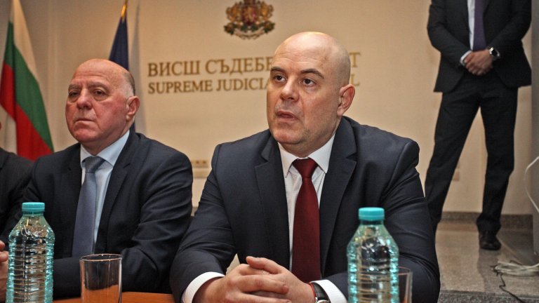 Процедурата във ВСС по отстраняването на главния прокурор е в ход