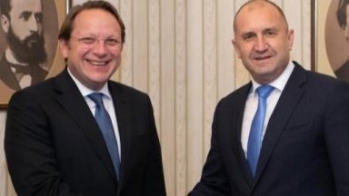 Вписването на българите в Конституцията е задължително условие за Република