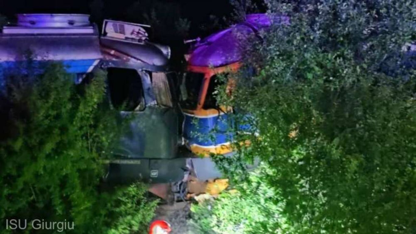 Два локомотива се удариха в Румъния, един от машинистите е бил пиян
