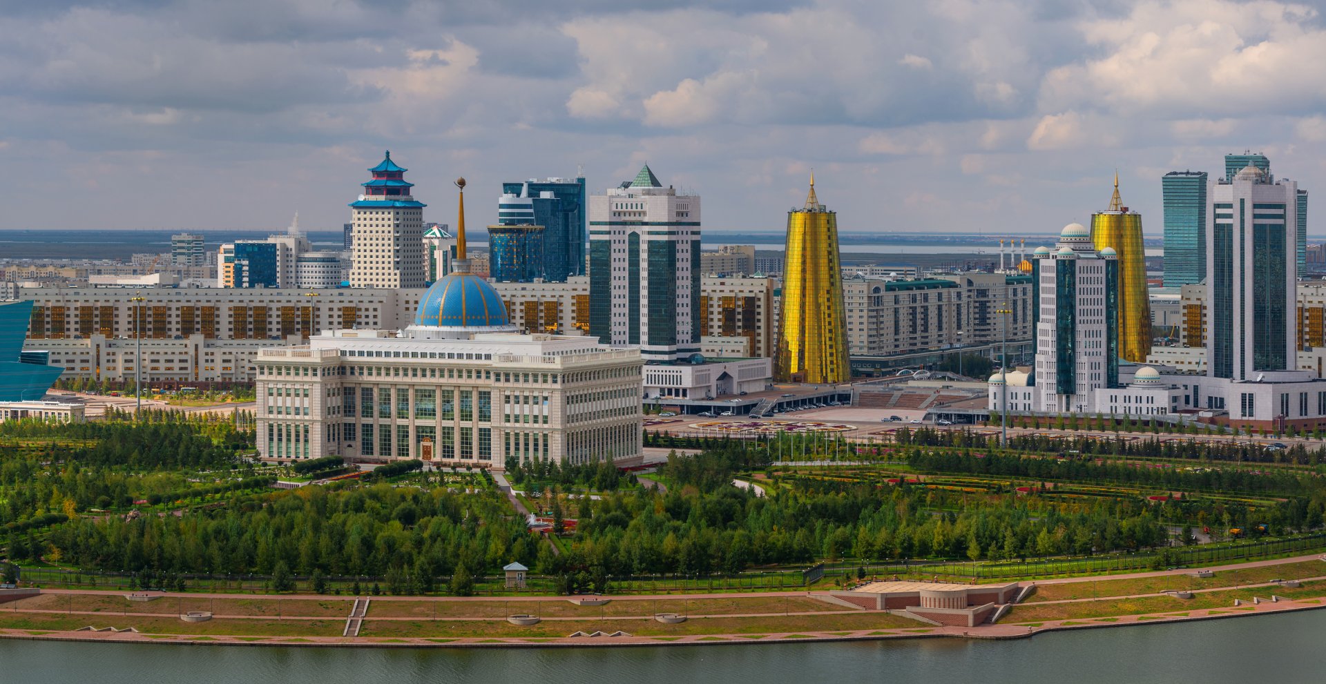 Изглед към центъра на Астана, столицата на Казахстан