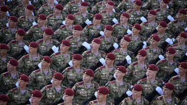 Санкцията е и за руснаци които отправят публични призиви за