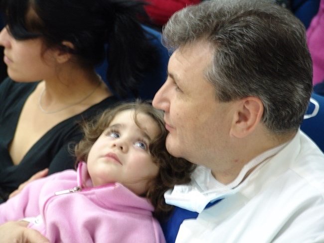 Семейството на Памела поддържа редовна връзка с проф. Любомир Спасов