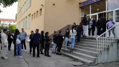 Абитуриентите имат право да изберат между интерпретативно съчинение и есе