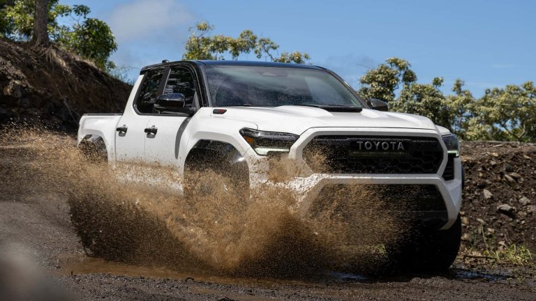 Toyota представи новото поколение на пикапа Tacoma (снимки)
