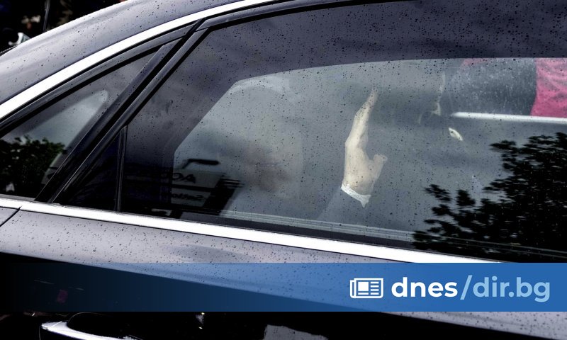 Берлускони бе изписан днес в 13,15 ч. местно време и