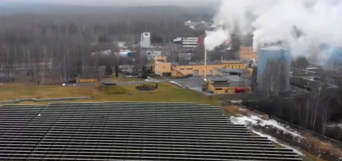 Слънчева централа в Латвия, снимката е направена по време на онлайн среща 