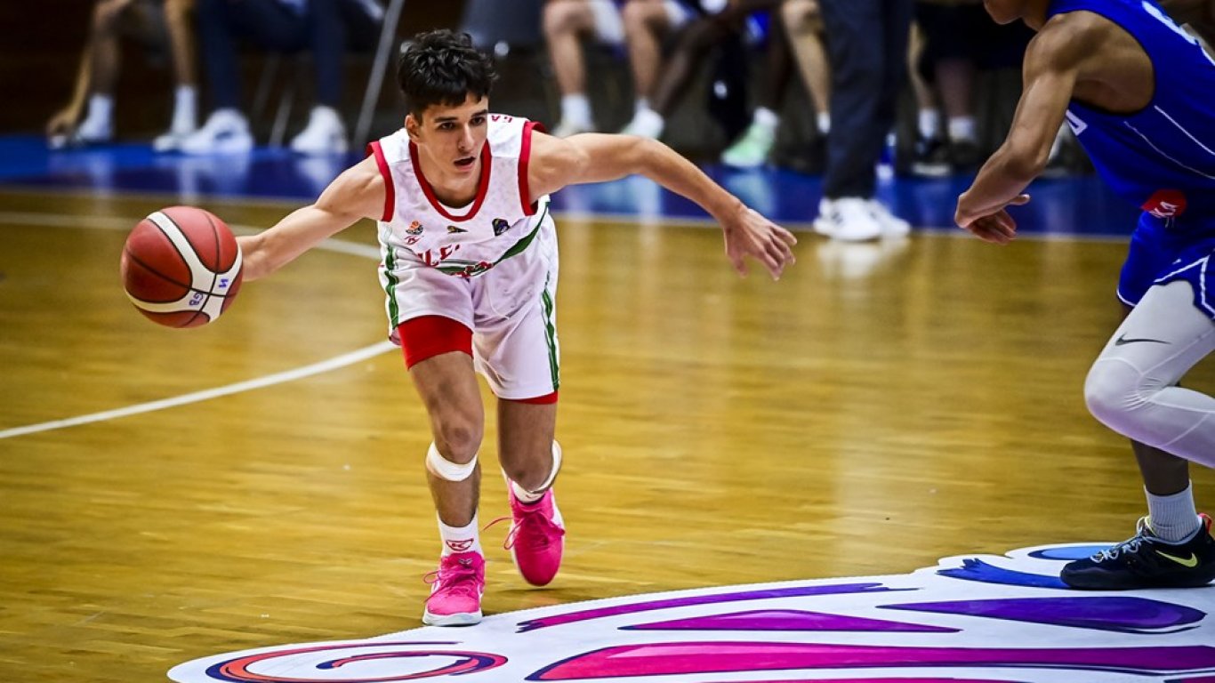 Български талант получи пълна стипендия от Академия на НБА