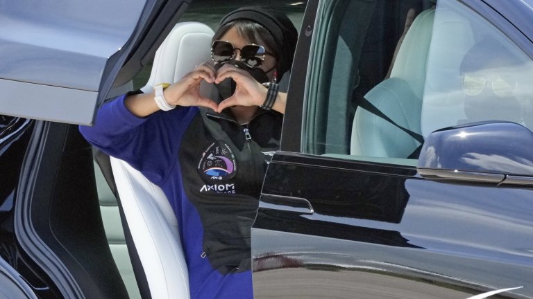 Саудитска Арабия изпрати първата си жена в космоса