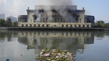 Снимка AP БТА Огънят е тръгнал около 23 45 часа местно време