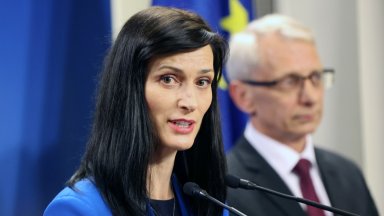 Пред медиите Николай Денков допусна че е възможно да направят