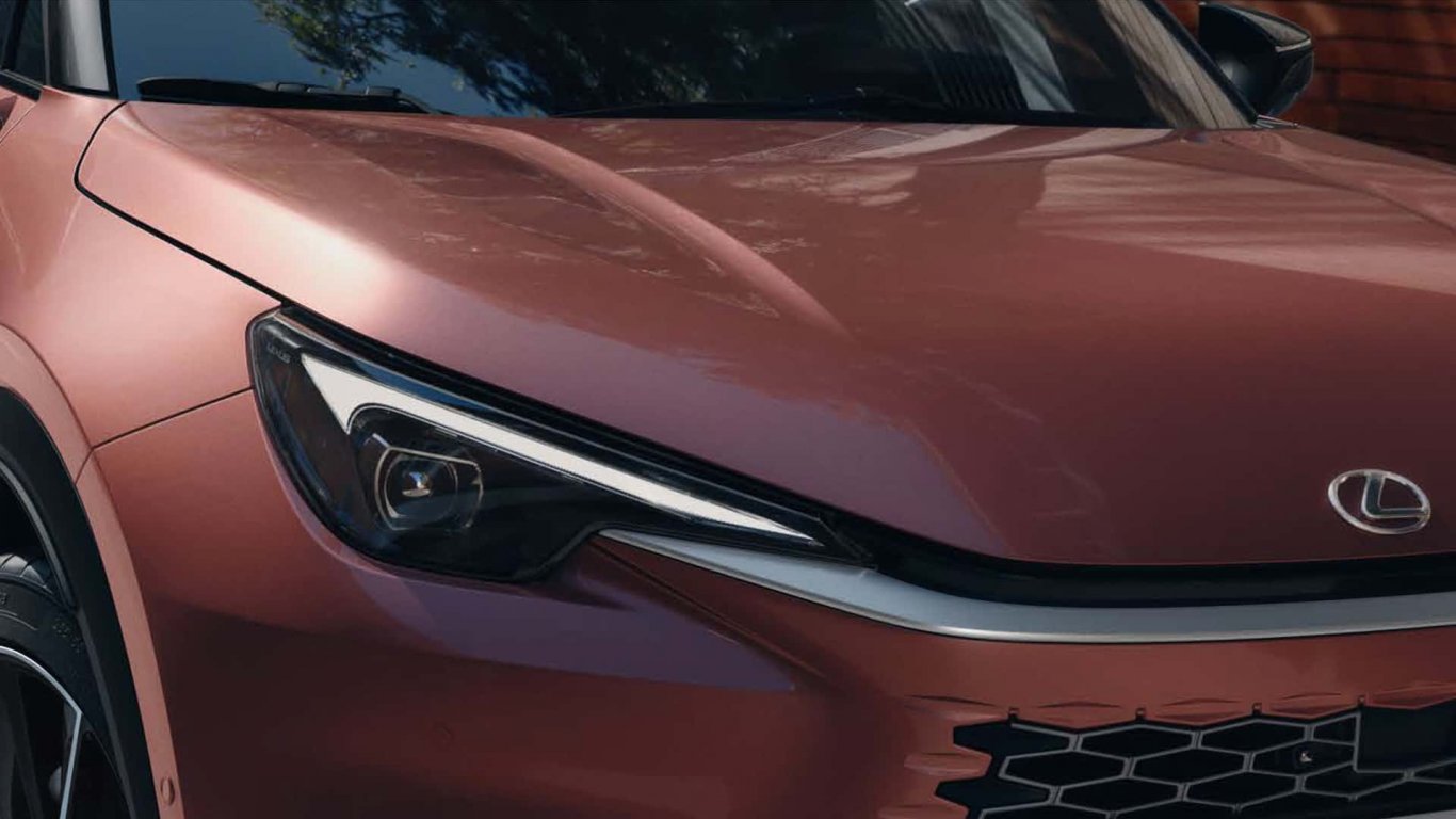 Lexus публикува тийцър на новия LBX
