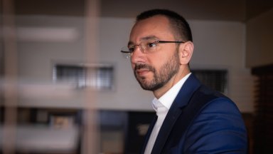 Кой е Антон Хекимян - (не)очакваната кандидатура за кмет на София