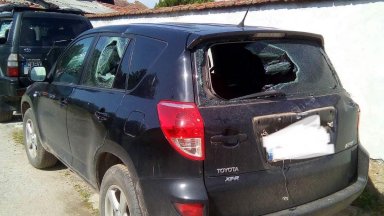 В неделя вечерта в 23 50 ч спряха няколко коли и