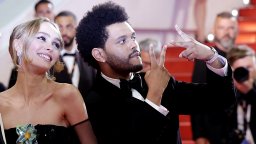 Лили-Роуз Деп и The Weeknd бяха посрещнати от възторжени фенове на премиерата на "The Idol" в Кан