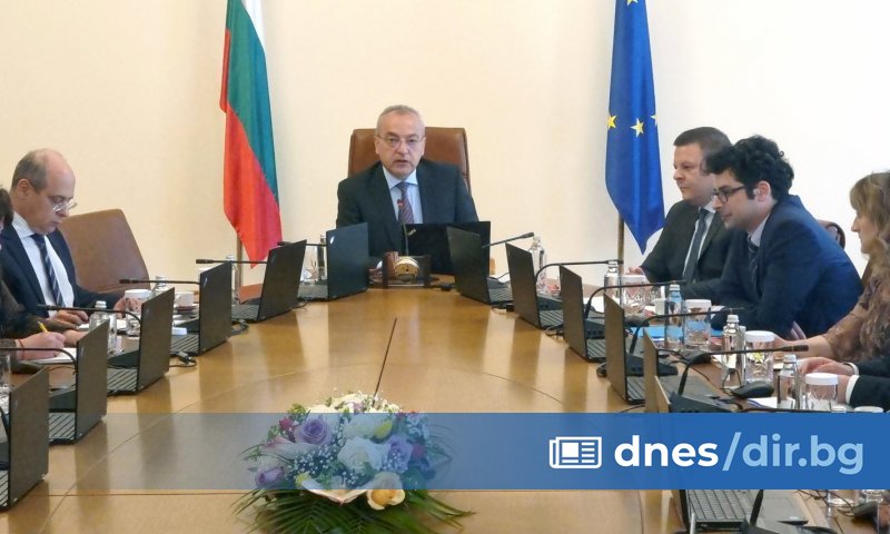 В битието си на премиер на повече от девет месеца