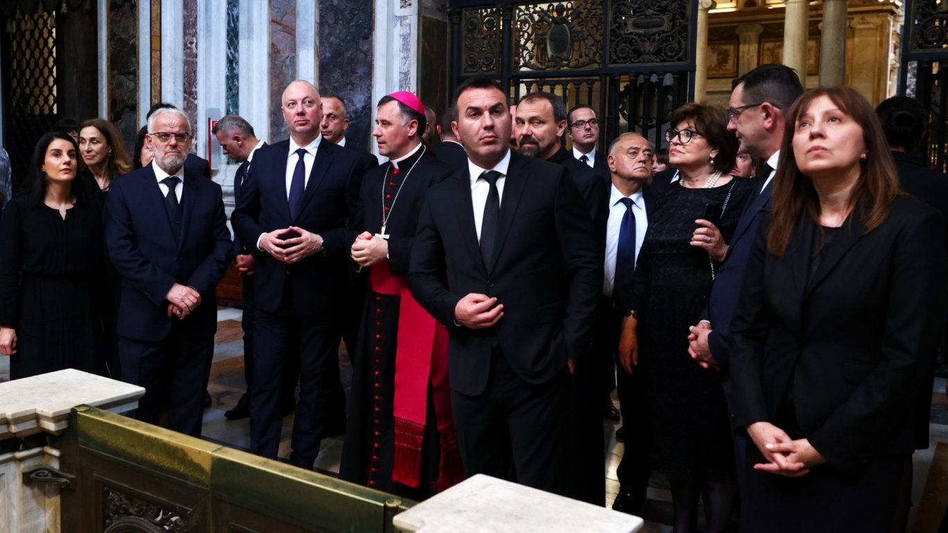 Парламентарните делегации на България и РСМ заедно се преклониха в Рим пред делото на Кирил и Методий