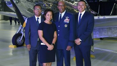 Агенцията отбелязва че издигането на бившия пилот на изтребител става