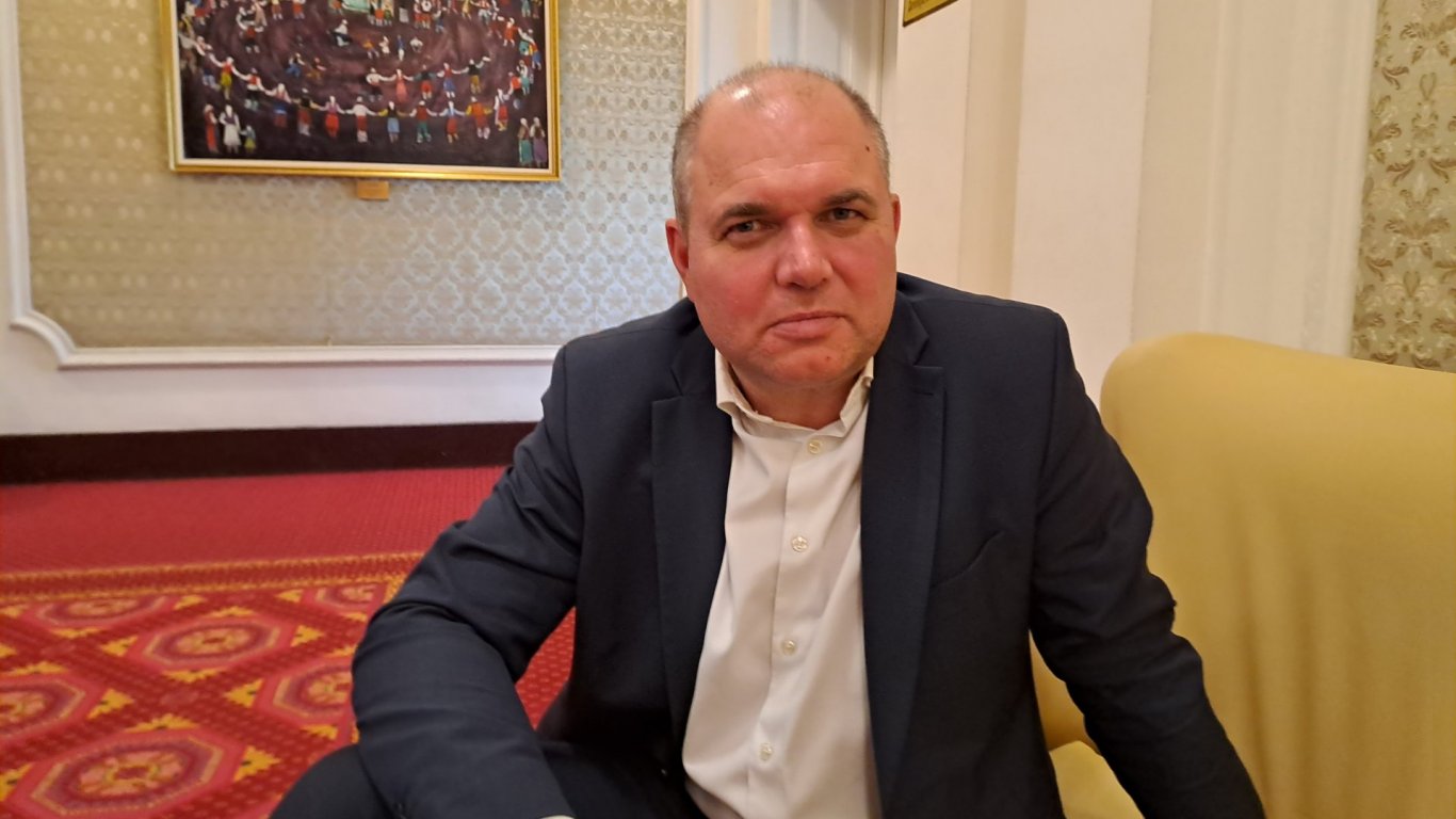 Владислав Пенев: ГЕРБ може да изтеглят кандидатурата за управител на НЗОК