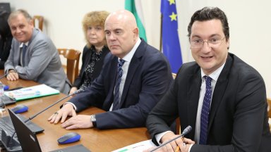 Причината бе че съдебните кадровици не успяха да намерят процедура по