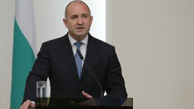 Малко по късно от пресцентъра на Народното събрание изпратиха съобщение до медиите което