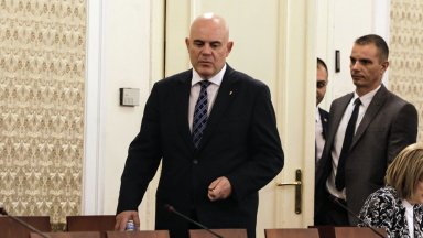 Преди ден Иван Гешев попита прекратяват ли се функциите на ВСС