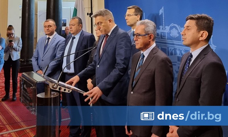 Всеки разнася всевъзможни компромати. Представете си само как изглеждаме пред