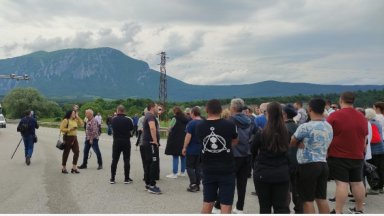 Протест блокира международния път Е-79 край врачанското село Краводер 