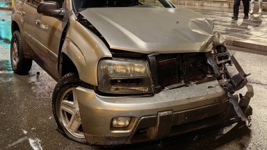 По двете коли има сериозни материални щети а според очевидците