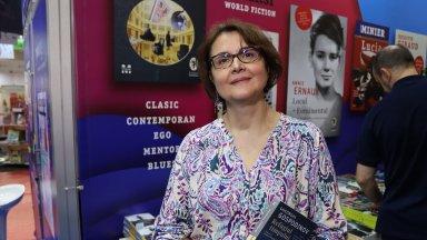 Преводачката на румънски на "Времеубежище" Мариана Манджуля Жатоп: Моята българска половина се гордее с наградата на Георги Господинов